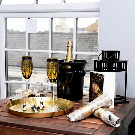The Penthouse Gathering - Town Centre - Sleeps Up To 16 Wrexham Dış mekan fotoğraf