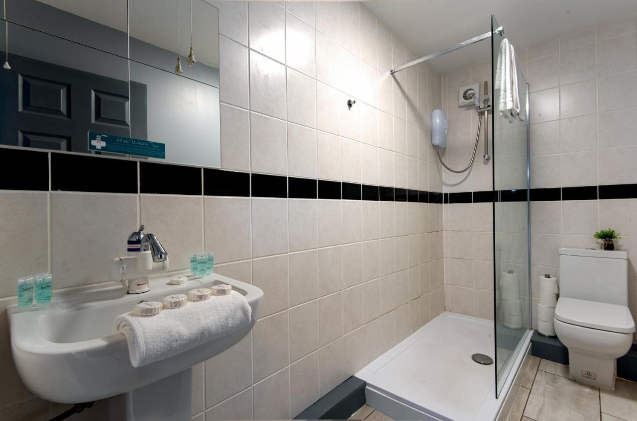 The Penthouse Gathering - Town Centre - Sleeps Up To 16 Wrexham Dış mekan fotoğraf