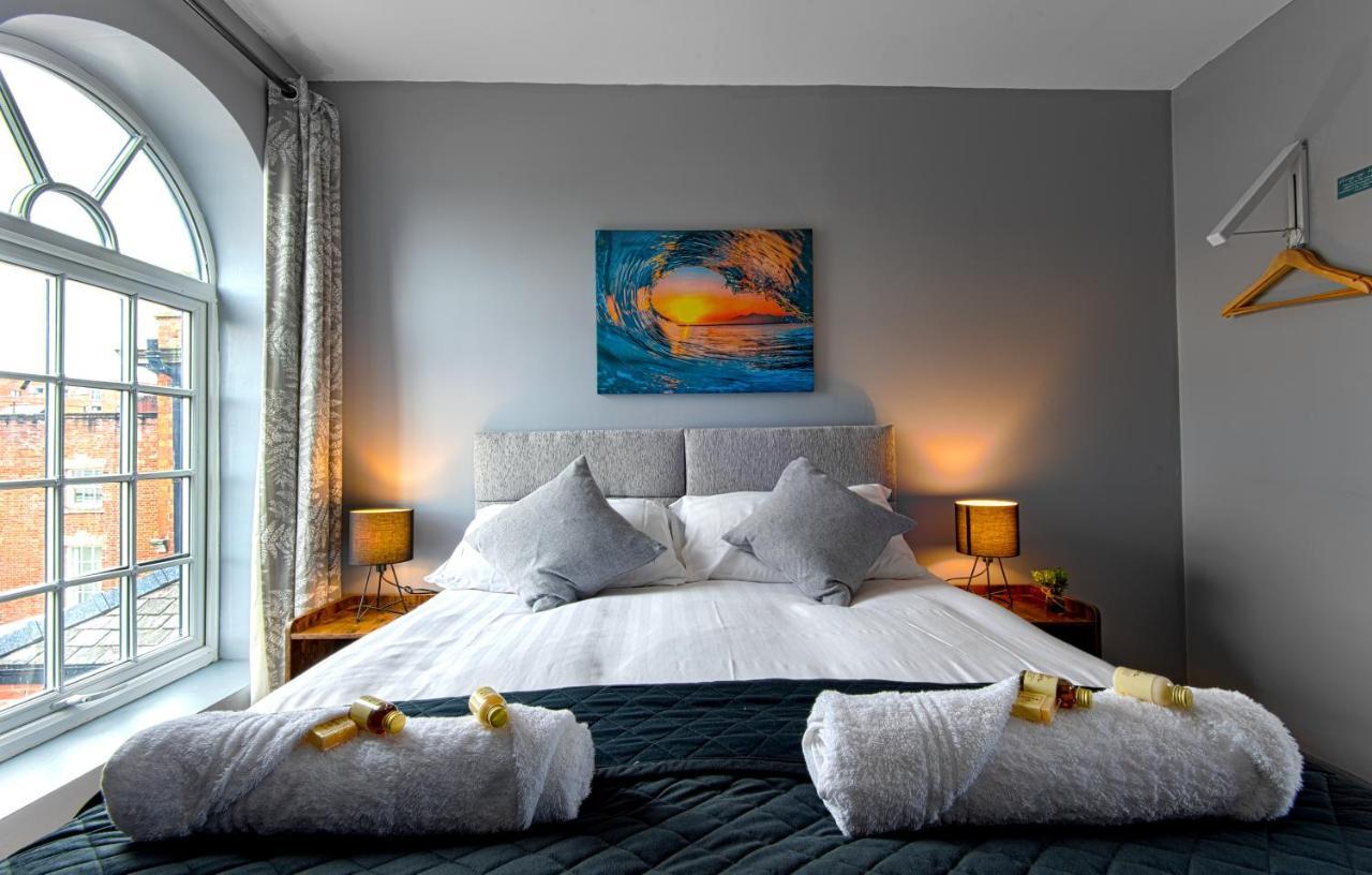 The Penthouse Gathering - Town Centre - Sleeps Up To 16 Wrexham Dış mekan fotoğraf